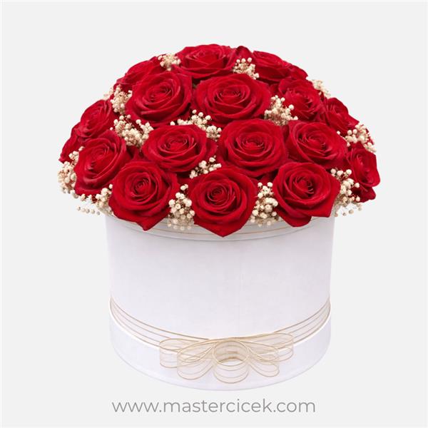 41 Adet Yapay Kırmızı Gül Kutuda Aranjman
